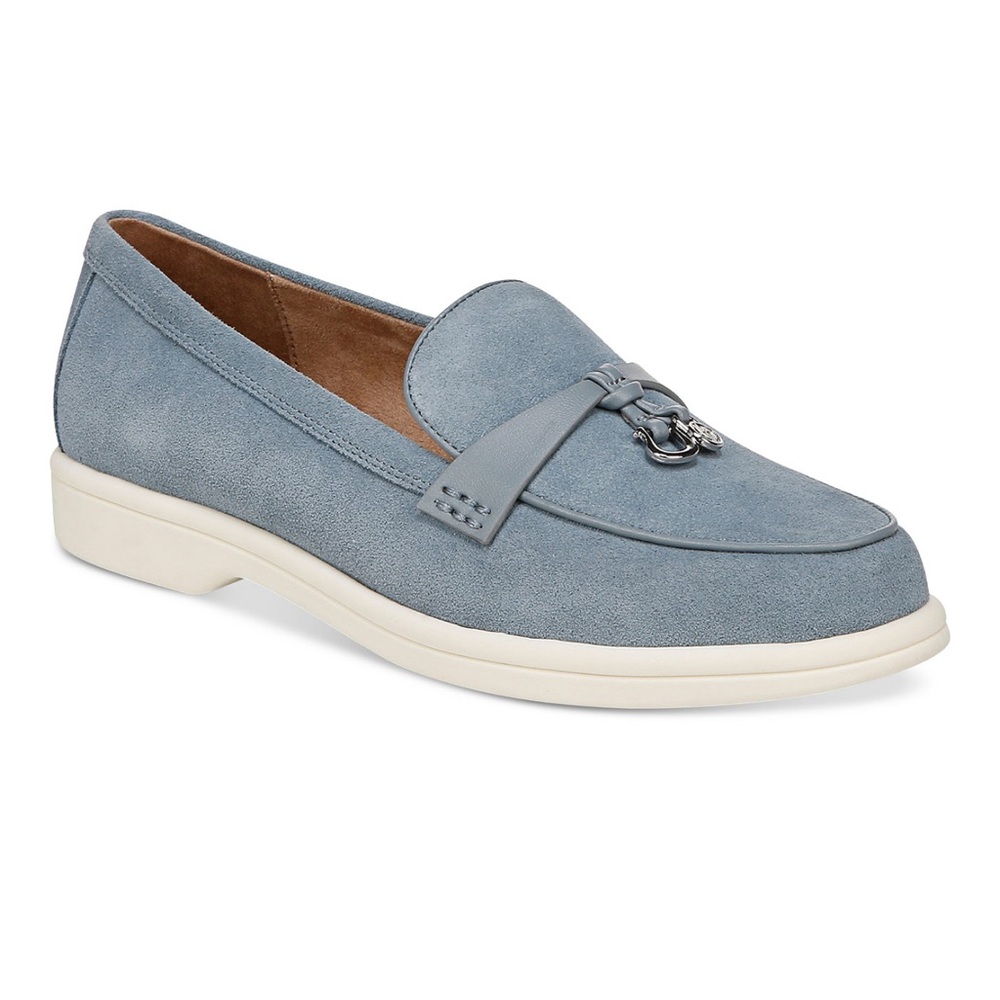 Flat shoes